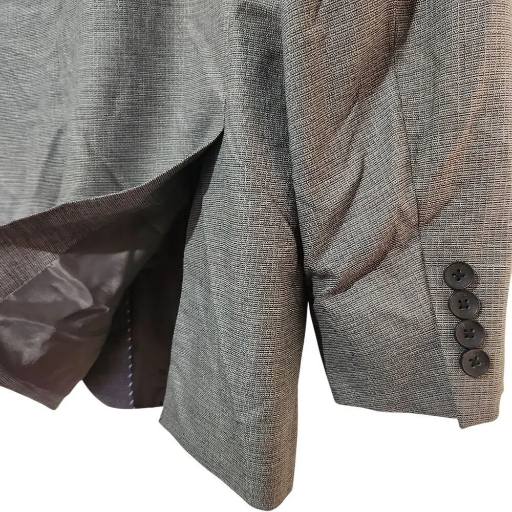 Jm Haggar Blazer Mens Size 42R Slim Fit Gray Color 2 Buttons Lined.   New